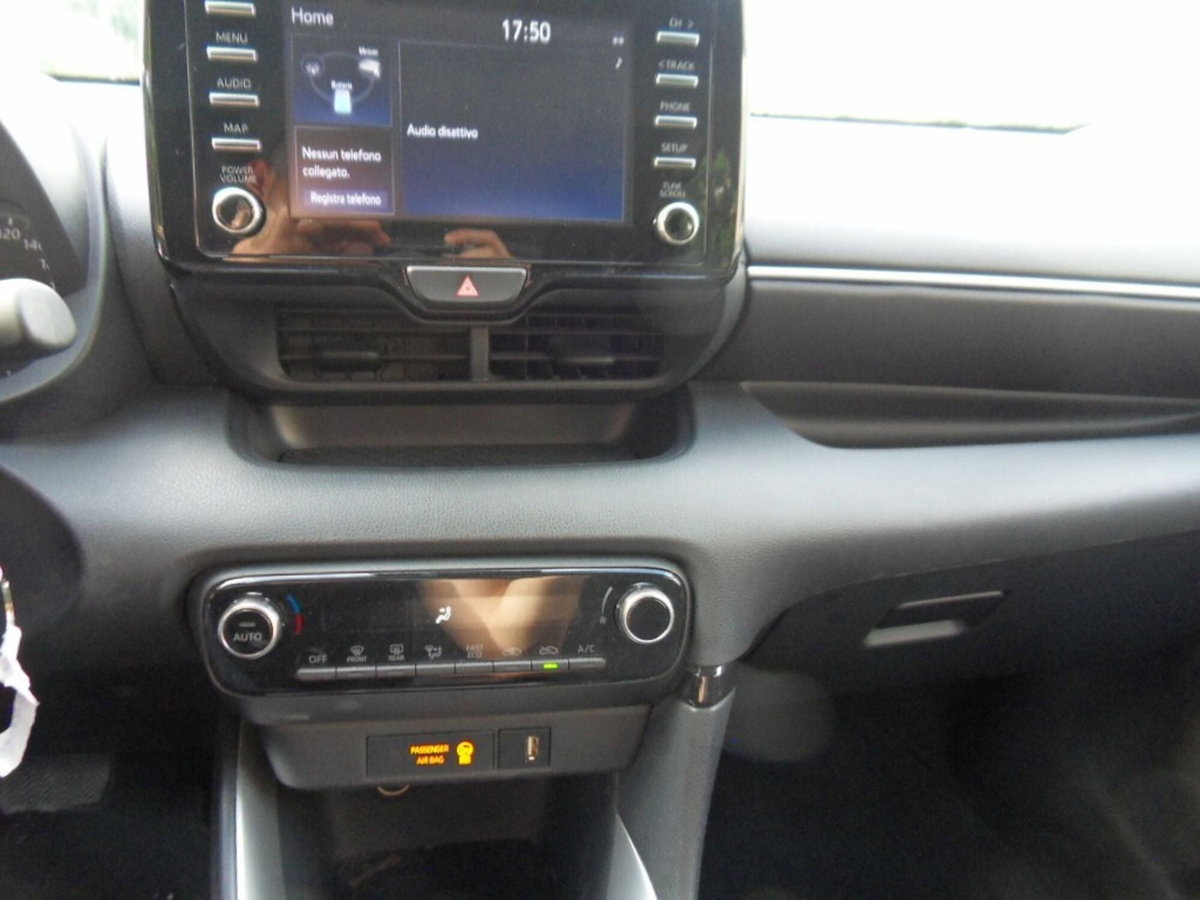 Toyota Yaris 1.5 Hybrid 5 porte Active (5)