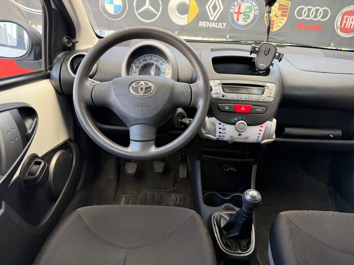 Toyota Aygo 1.0 12V VVT-i 5 porte Lounge Connect (11)