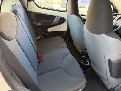 Toyota Aygo 1.0 12V VVT-i 5 porte Lounge Connect (13)