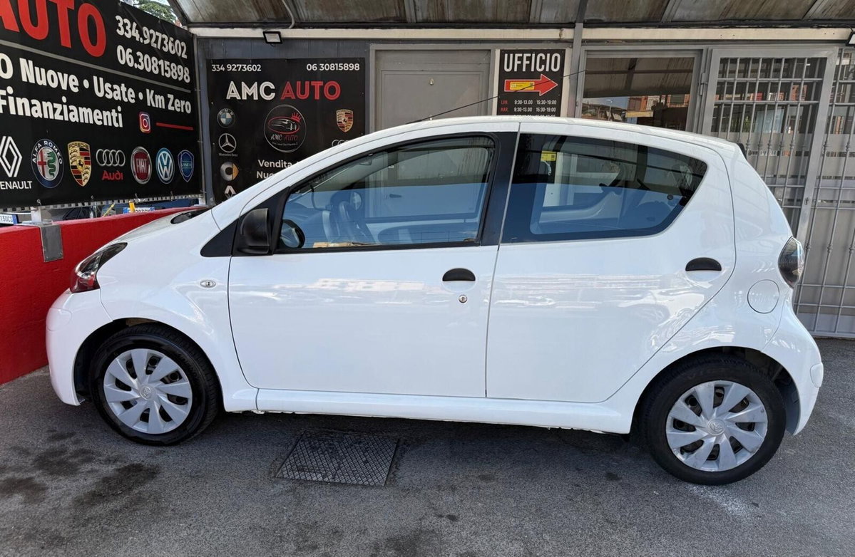 Toyota Aygo 1.0 12V VVT-i 5 porte Lounge Connect (7)