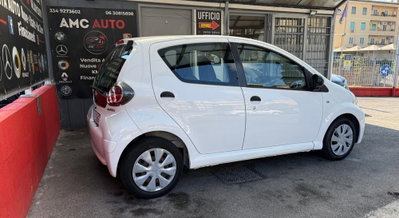 Toyota Aygo 1.0 12V VVT-i 5 porte Lounge Connect (9)
