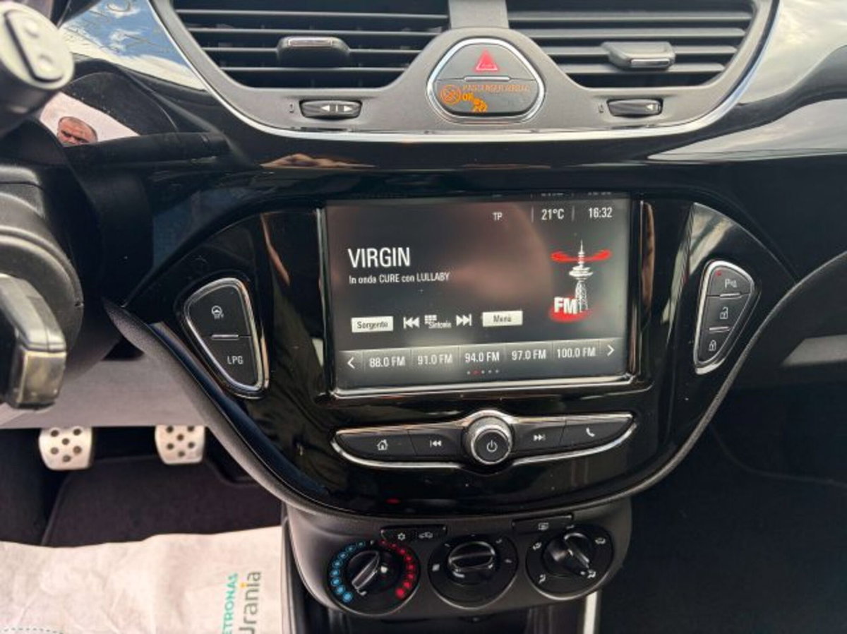 Opel Corsa 1.4 90CV GPL Tech 5 porte b-Color (10)