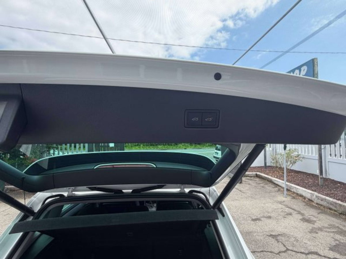 Volkswagen Tiguan 2.0 tdi R-Line 150cv dsg (11)