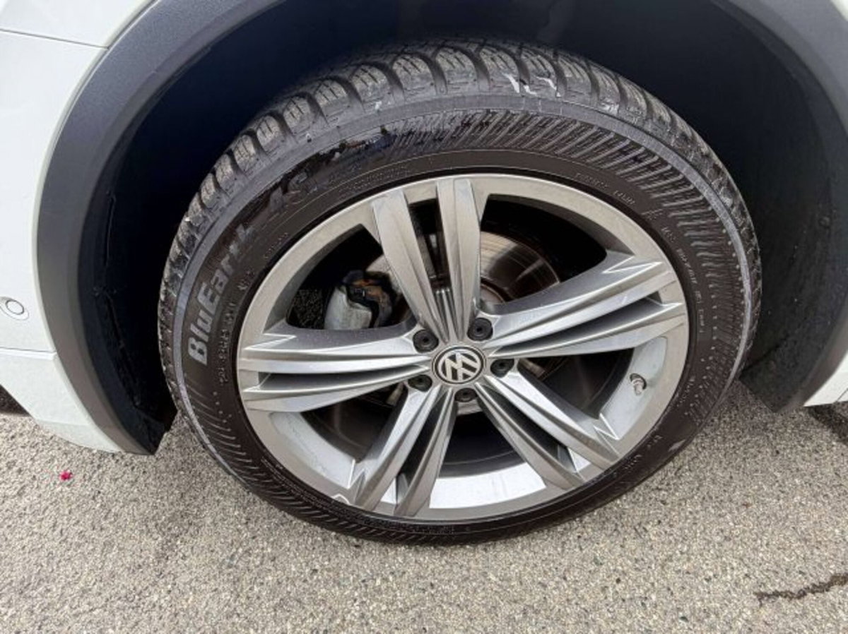 Volkswagen Tiguan 2.0 tdi R-Line 150cv dsg (12)