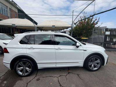 Volkswagen Tiguan 2.0 tdi R-Line 150cv dsg (14)