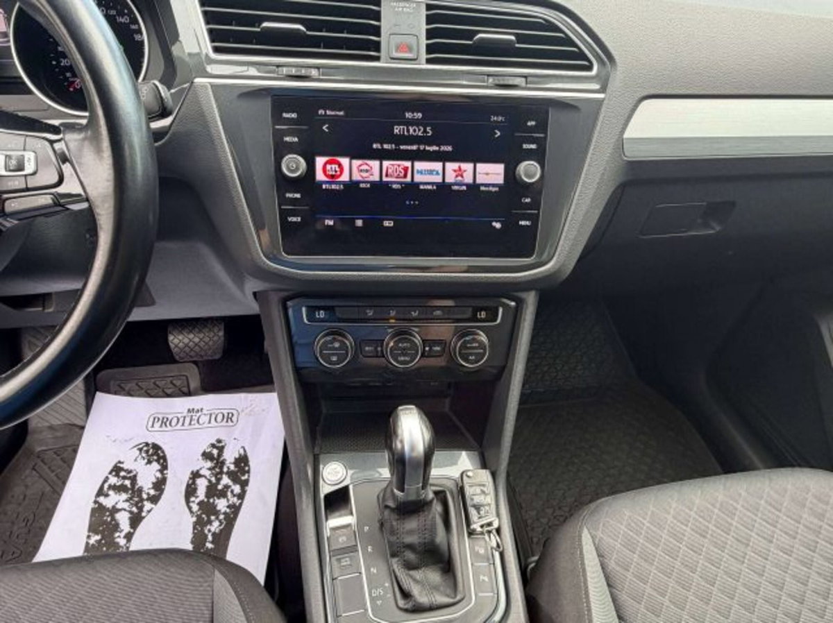Volkswagen Tiguan 2.0 tdi R-Line 150cv dsg (8)