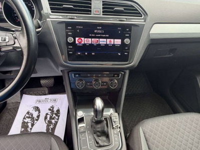 Volkswagen Tiguan 2.0 tdi R-Line 150cv dsg (8)