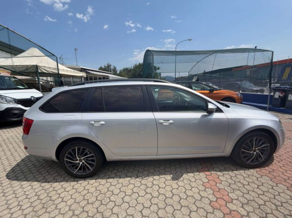 Skoda Octavia Station Wagon 1.6 TDI CR 105 CV Wagon Ambition (2)
