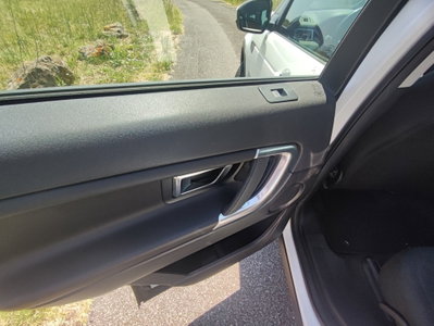 Land Rover Discovery Sport 2.0 TD4 150 CV SE (16)
