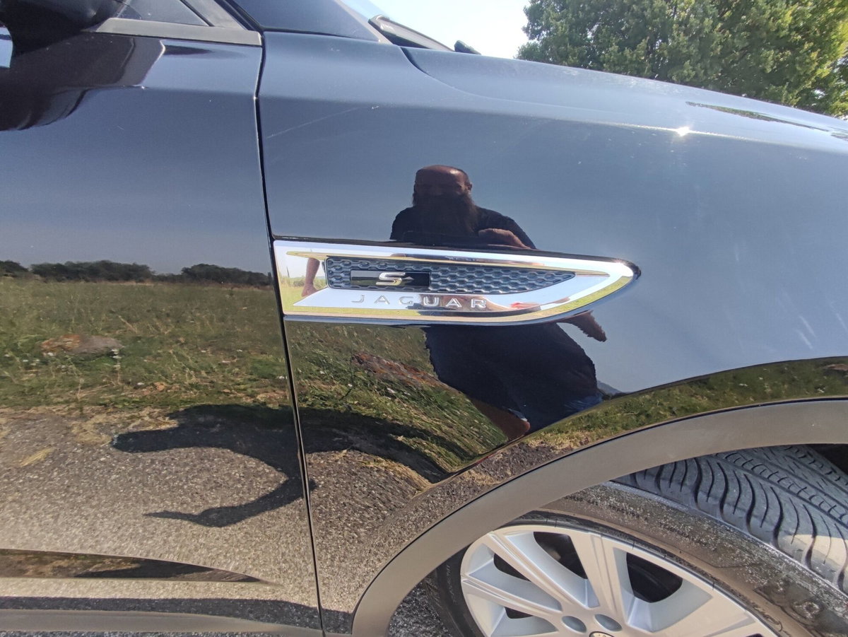Jaguar E-Pace 2.0D 150 CV AWD aut. R-Dynamic (5)
