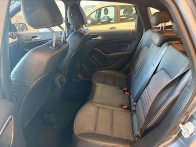 Mercedes-Benz Classe B 180 d Premium (8)