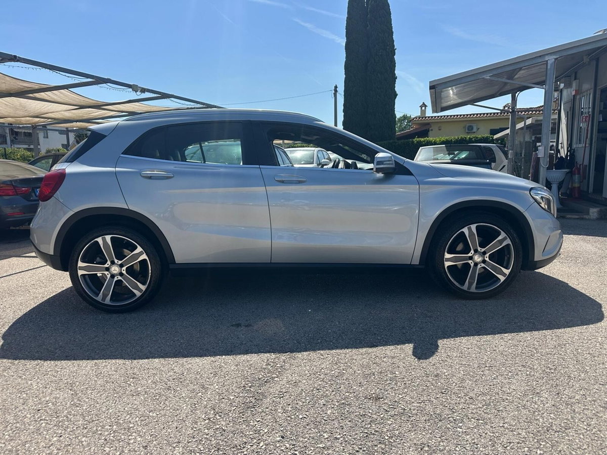 Mercedes-Benz GLA SUV 220 CDI Automatic 4Matic Premium (2)