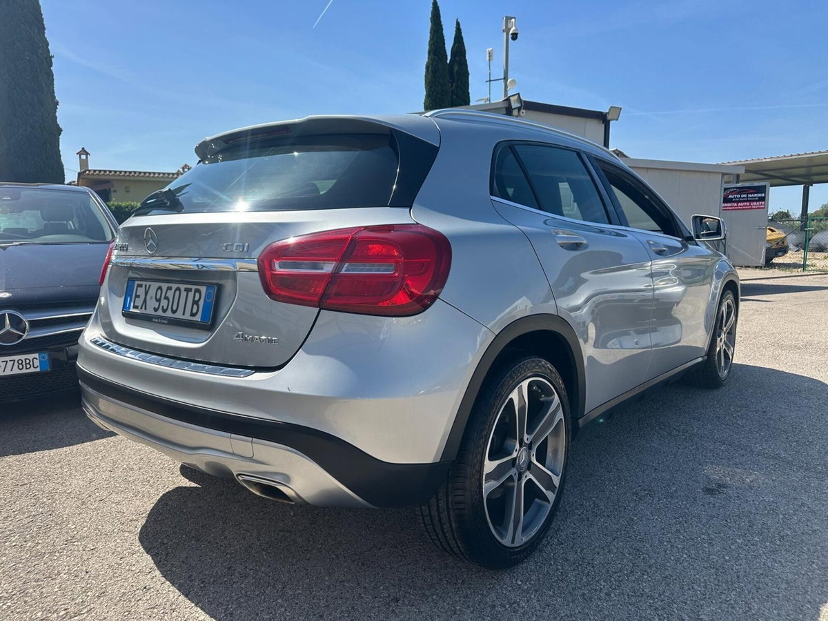 Mercedes-Benz GLA SUV 220 CDI Automatic 4Matic Premium (3)