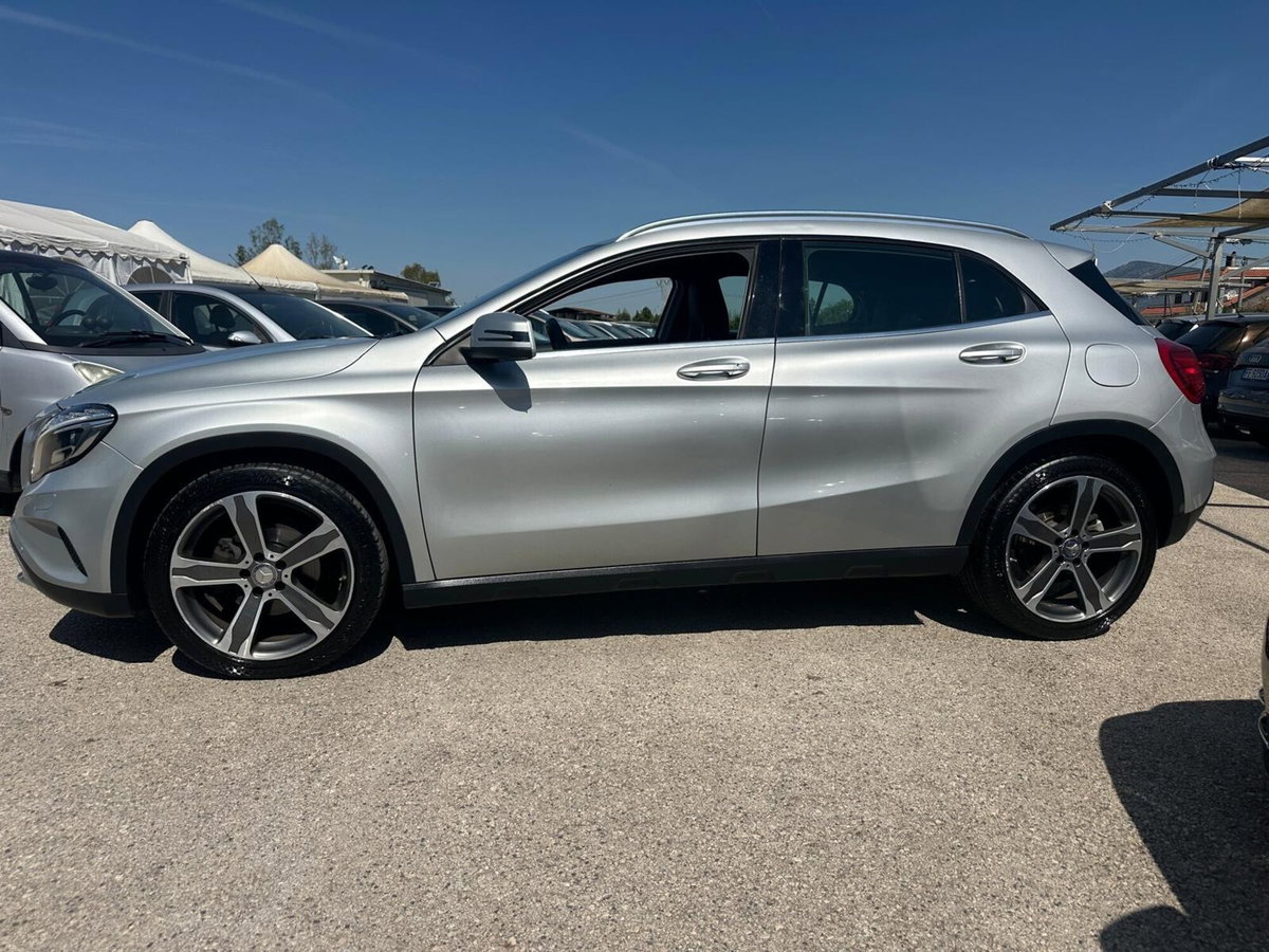 Mercedes-Benz GLA SUV 220 CDI Automatic 4Matic Premium (6)