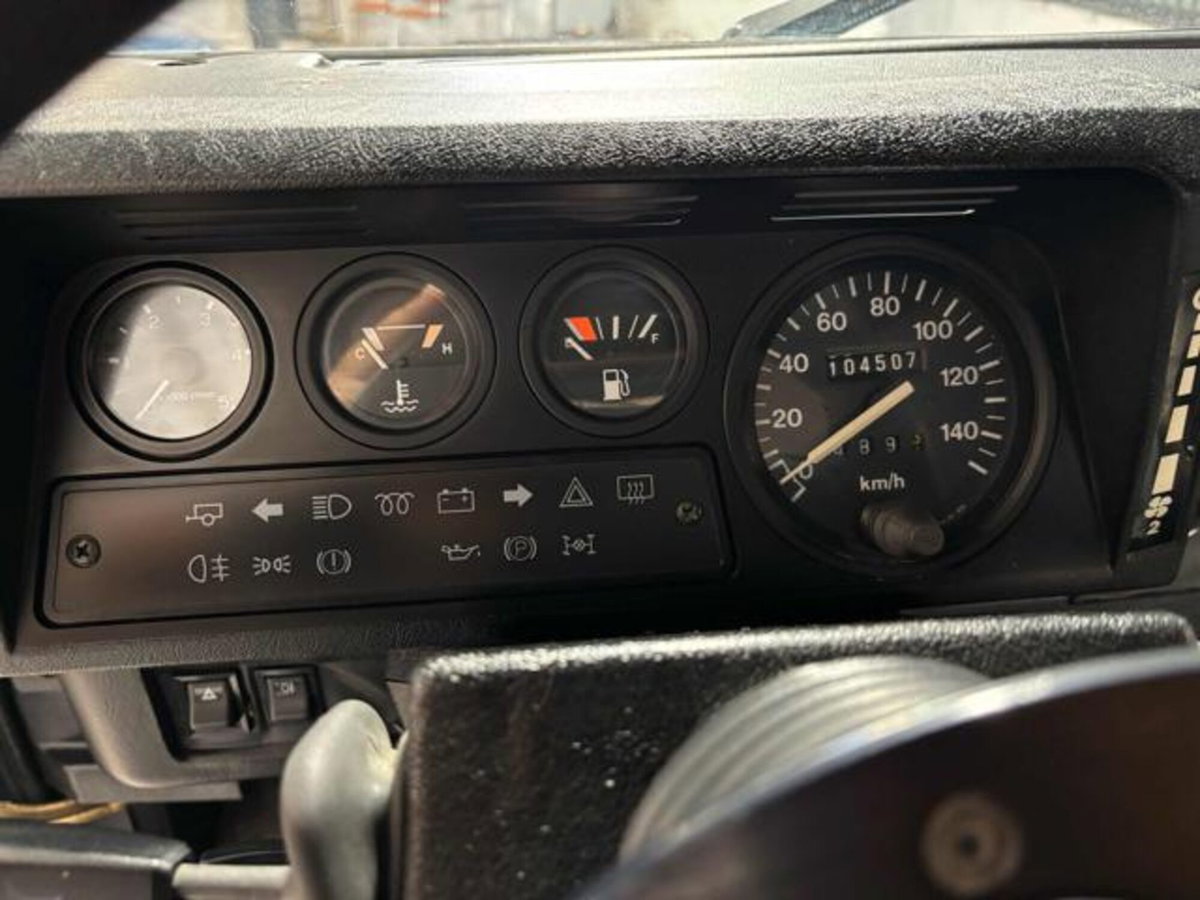 Land Rover Defender 90 2.5 Td5 Soft-Top (15)