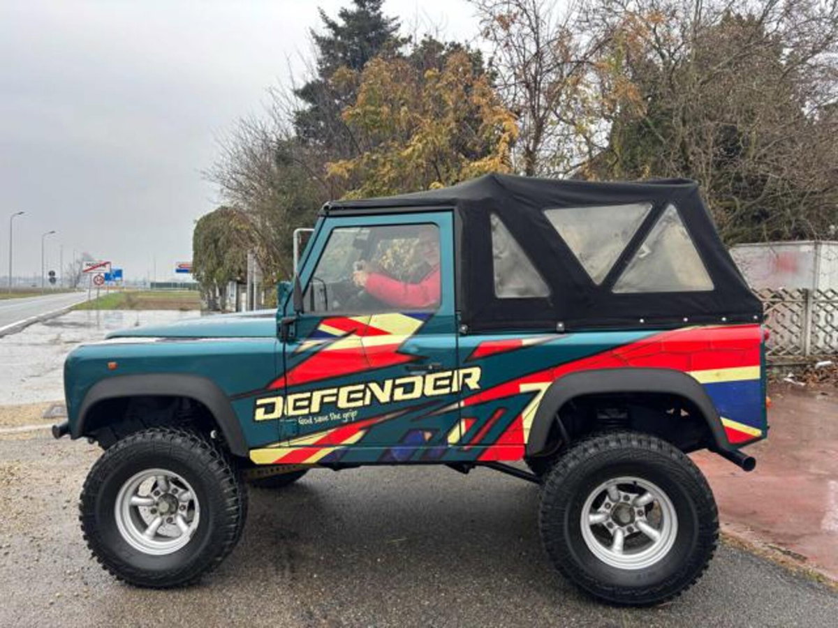 Land Rover Defender 90 2.5 Td5 Soft-Top (7)