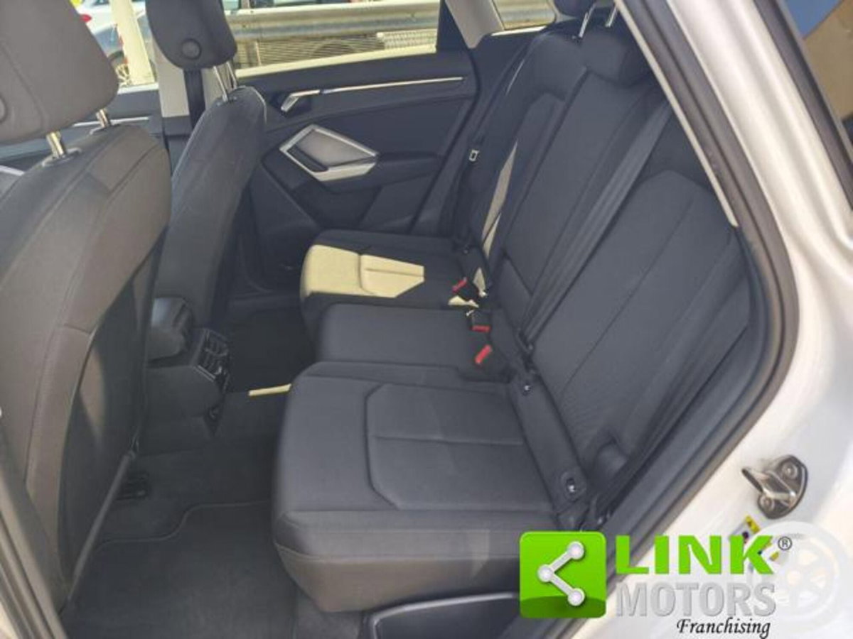 Audi Q3 35 TDI quattro S tronic Business (18)