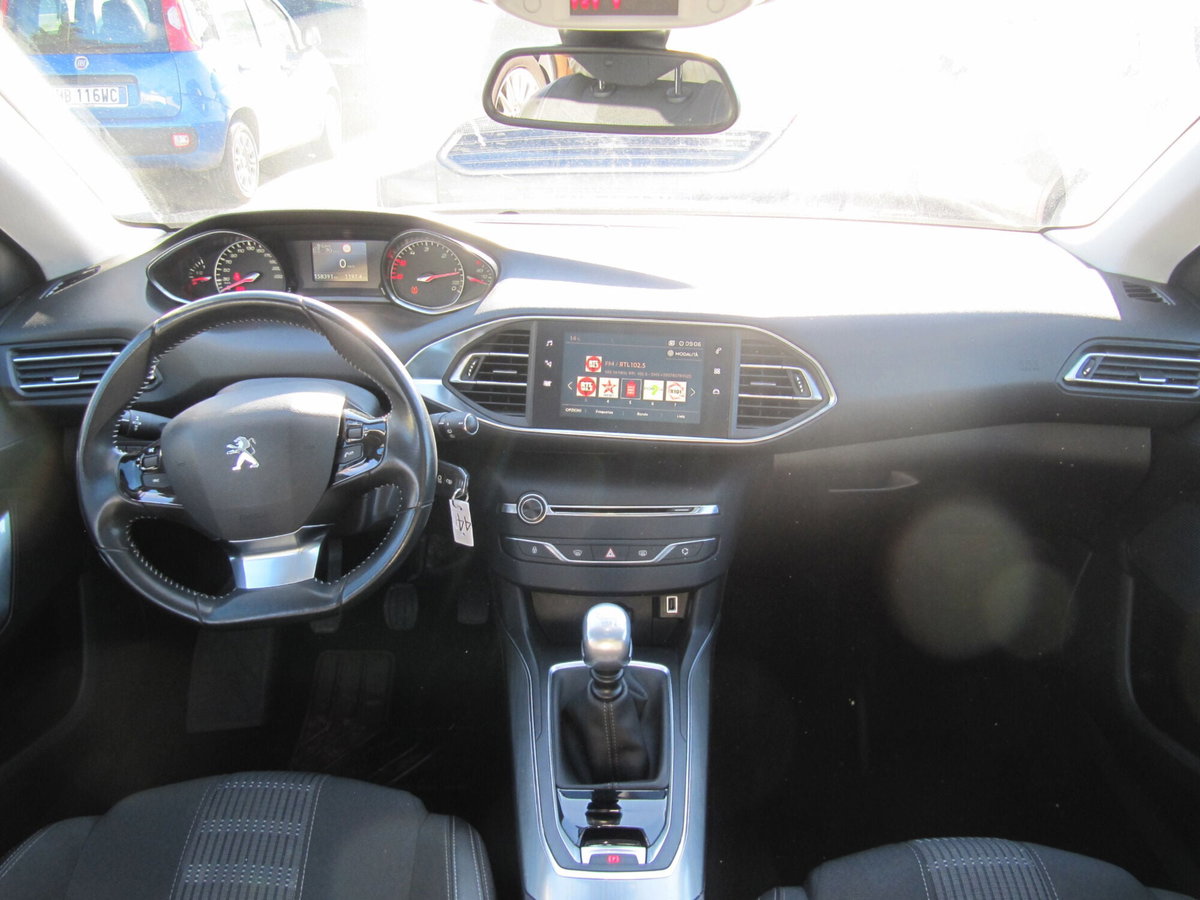 Peugeot 308 SW BlueHDi 130 S&S Allure (5)