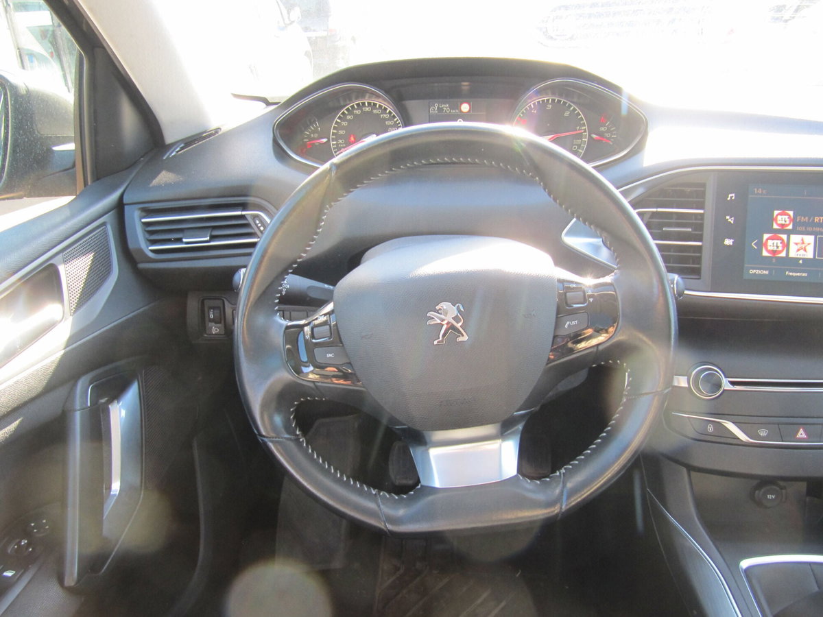 Peugeot 308 SW BlueHDi 130 S&S Allure (6)