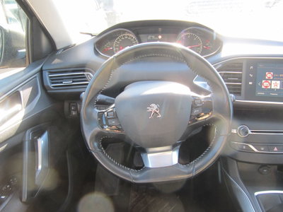 Peugeot 308 SW BlueHDi 130 S&S Allure (6)