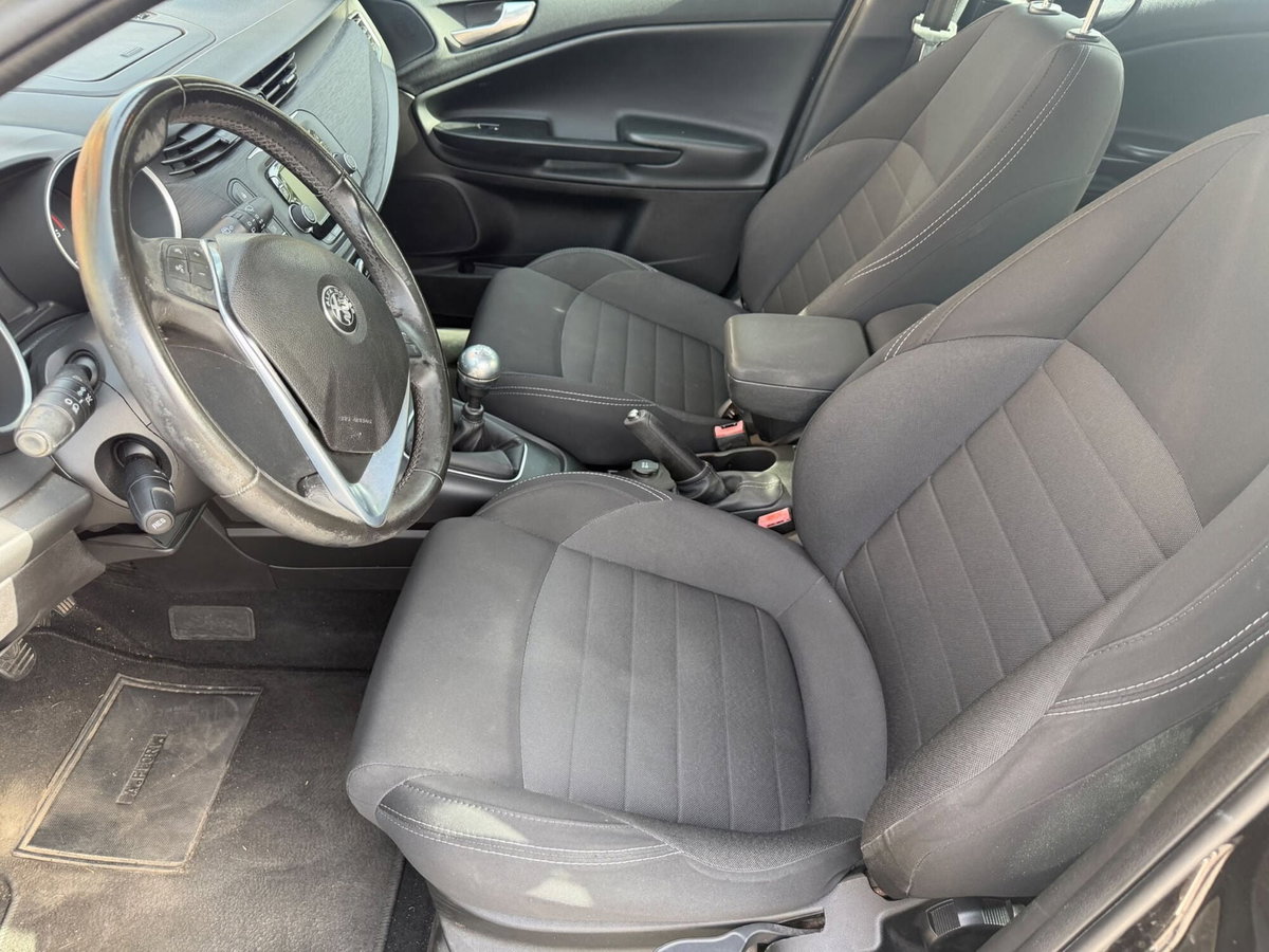 Alfa Romeo Giulietta 1.6 JTDm Ti 120cv (10)