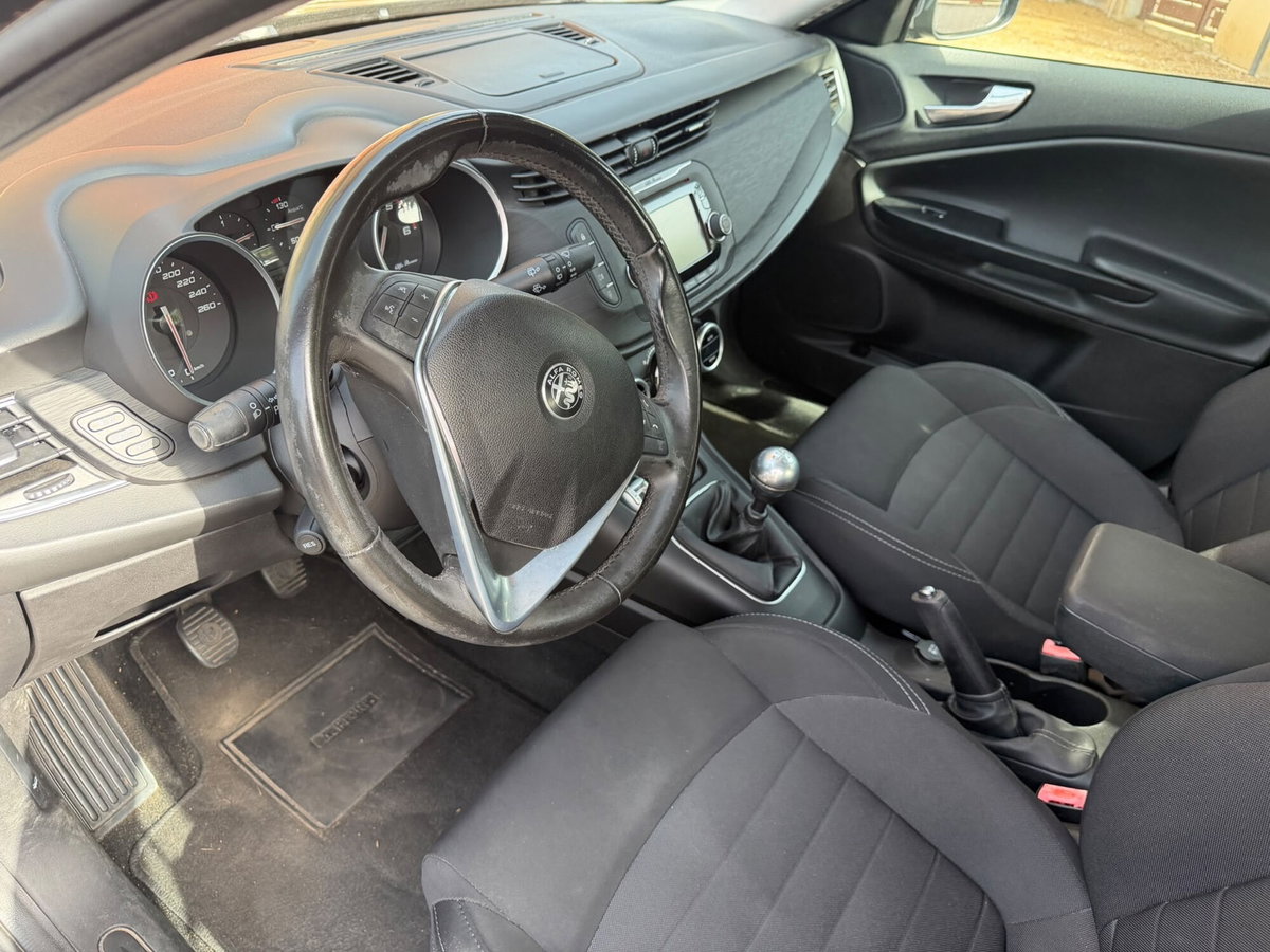 Alfa Romeo Giulietta 1.6 JTDm Ti 120cv (11)