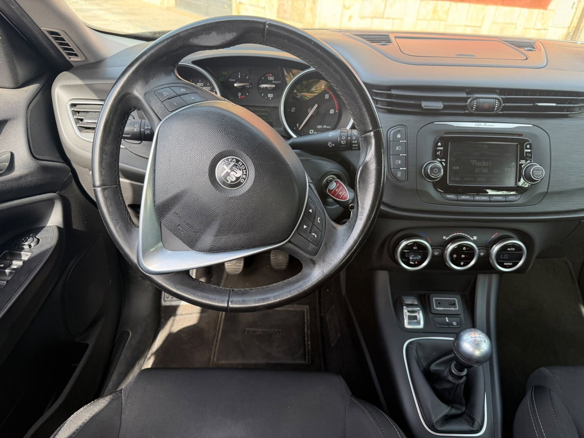 Alfa Romeo Giulietta 1.6 JTDm Ti 120cv (8)