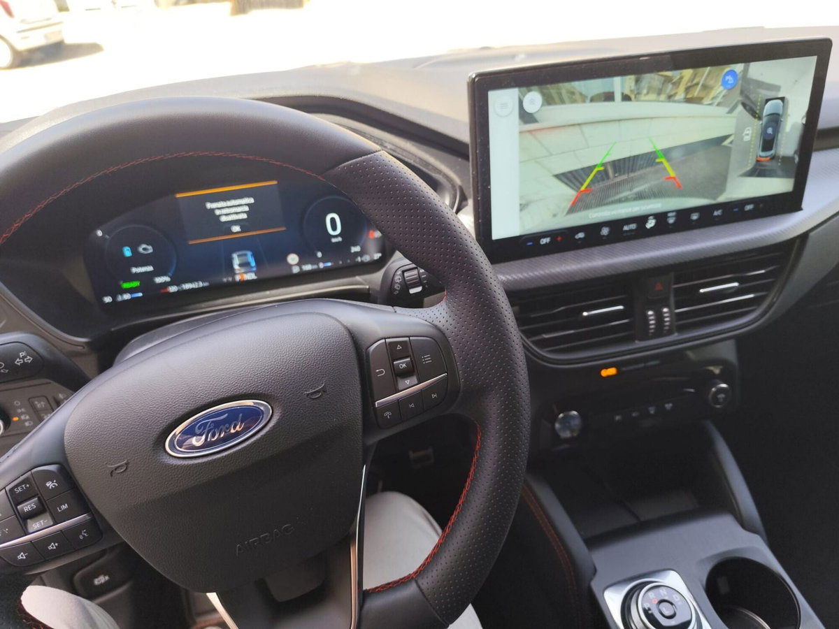 Ford Kuga 1.5 ecoboost Titanium 2wd 150cv (8)