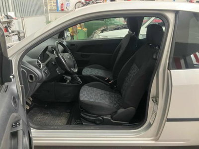 Ford Fiesta 1.2 16V 3p. Ambiente (5)
