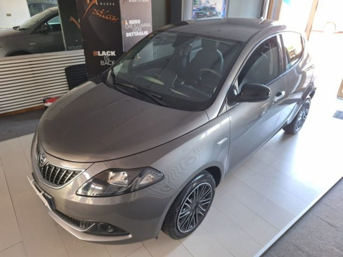 Lancia Ypsilon 1.0 FireFly 5 porte S&S Hybrid Gold Plus