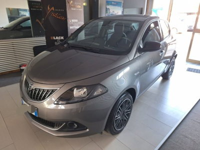 Lancia Ypsilon 1.0 FireFly 5 porte S&S Hybrid Gold Plus (2)