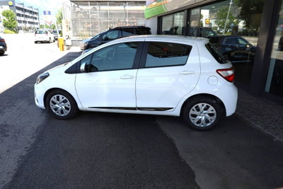 Toyota Yaris 1.0 5 porte Active (4)