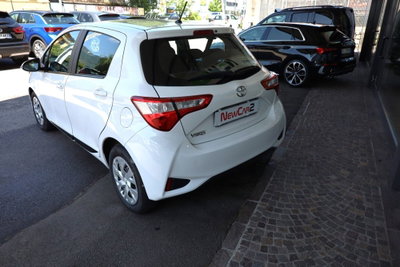 Toyota Yaris 1.0 5 porte Active (5)
