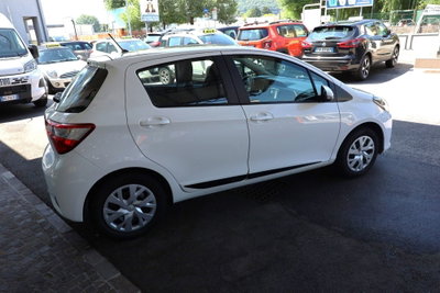 Toyota Yaris 1.0 5 porte Active (6)