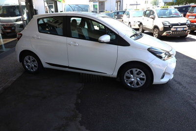 Toyota Yaris 1.0 5 porte Active (7)