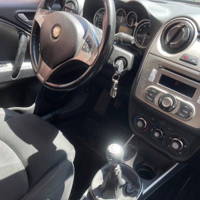 Alfa Romeo MiTo 1.4 78 CV 8V S&S Distinctive (10)