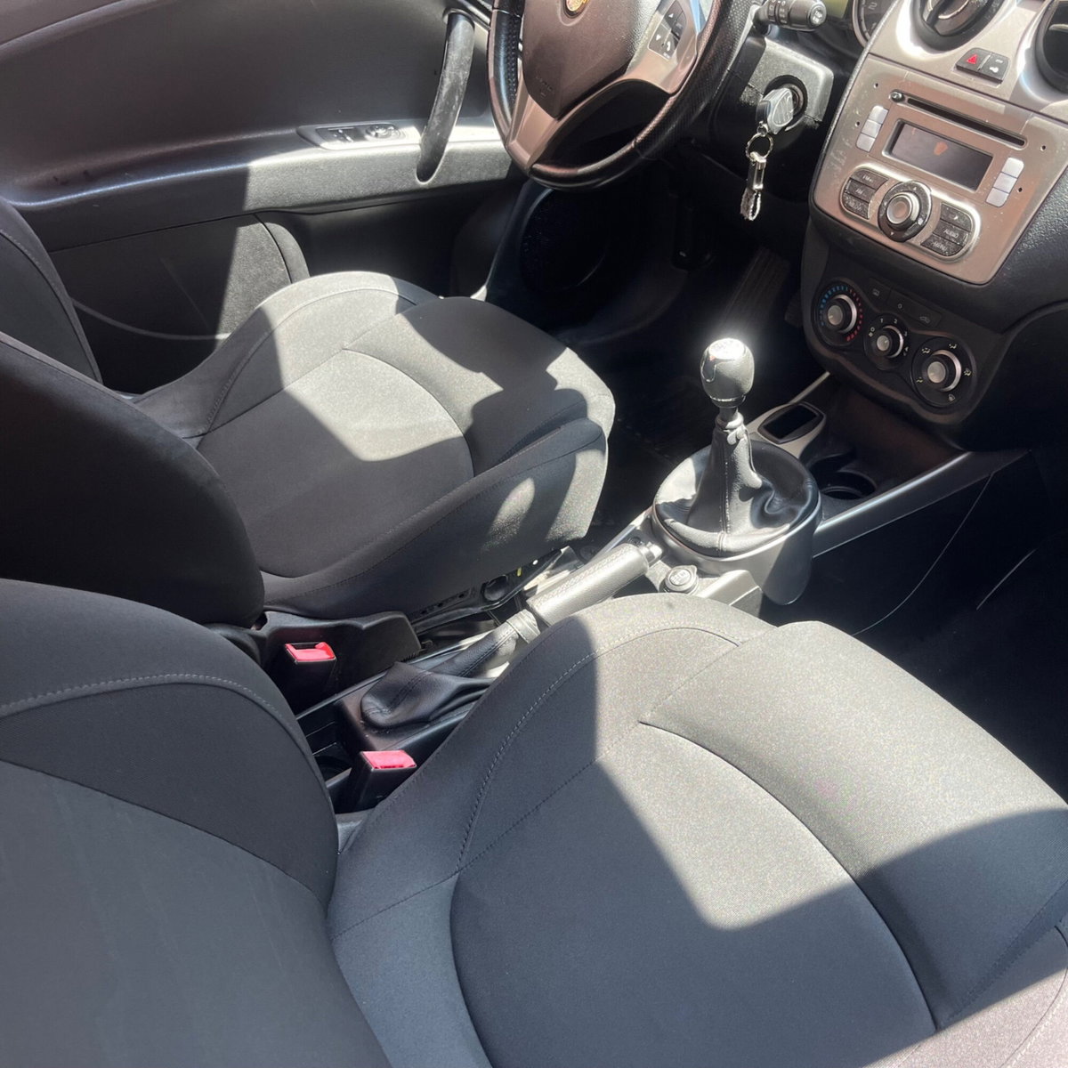 Alfa Romeo MiTo 1.4 78 CV 8V S&S Distinctive (9)