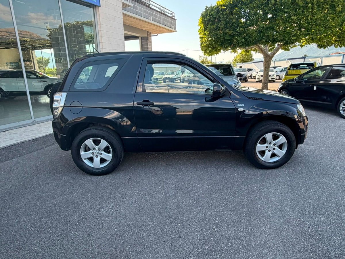 Suzuki Grand Vitara 1.9 DDiS 3 porte Offroad (2)