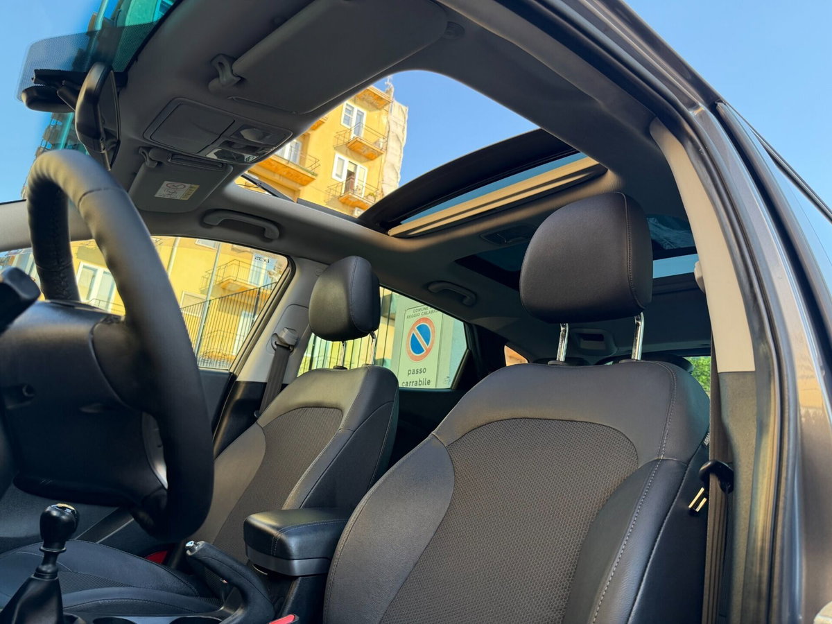 Hyundai ix35 1.7 CRDi 2WD Xpossible (7)