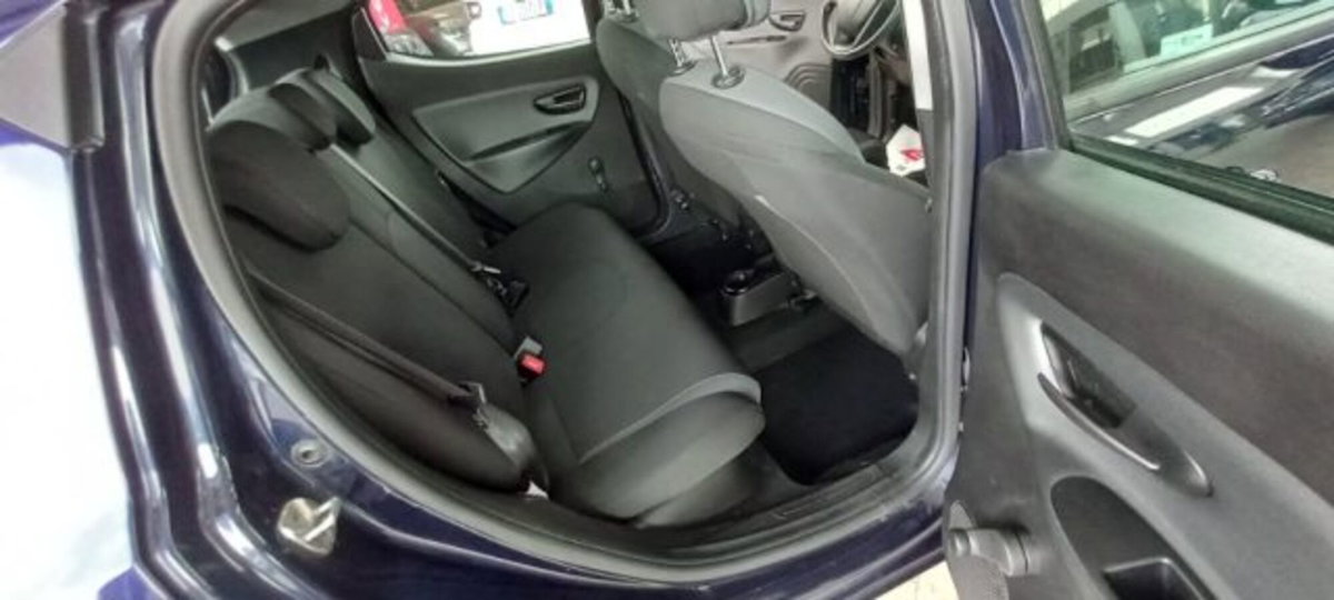 Lancia Ypsilon 1.2 69 CV 5 porte GPL Ecochic Silver (9)