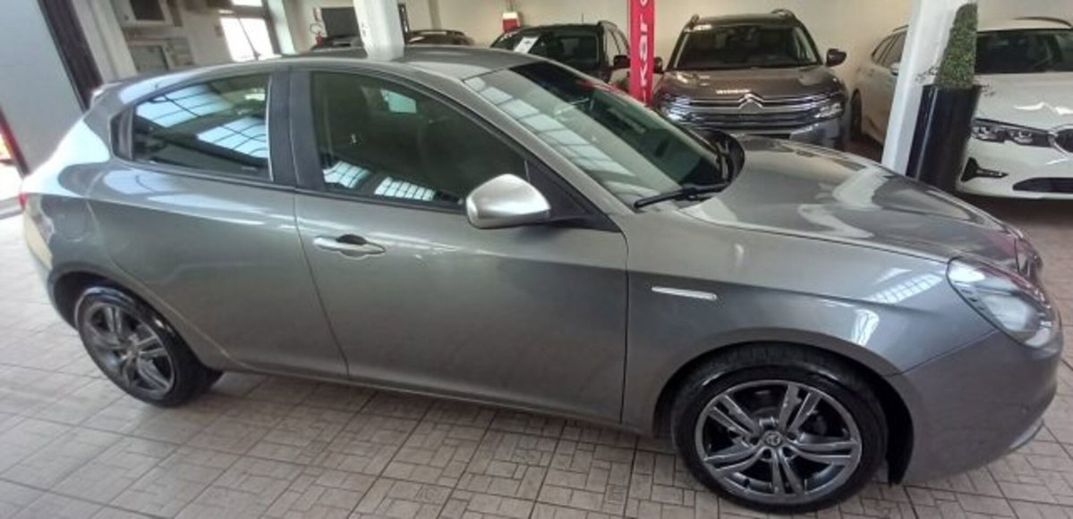 Alfa Romeo Giulietta 1.6 JTDm Super 120cv (2)
