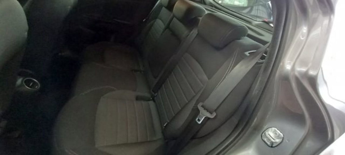 Alfa Romeo Giulietta 1.6 JTDm Super 120cv (9)
