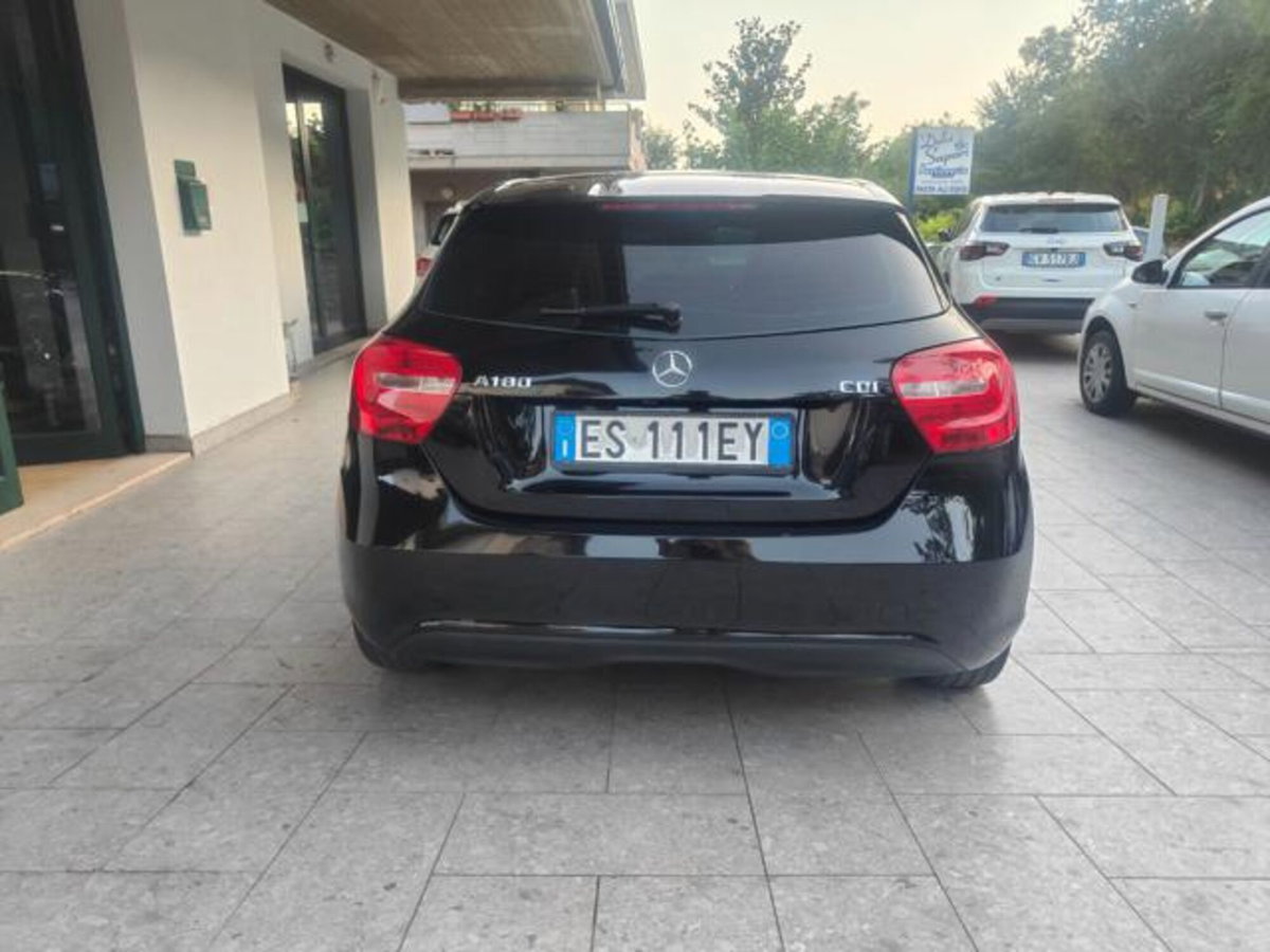 Mercedes-Benz Classe A 180 CDI BlueEFFICIENCY Automatic Sport (11)