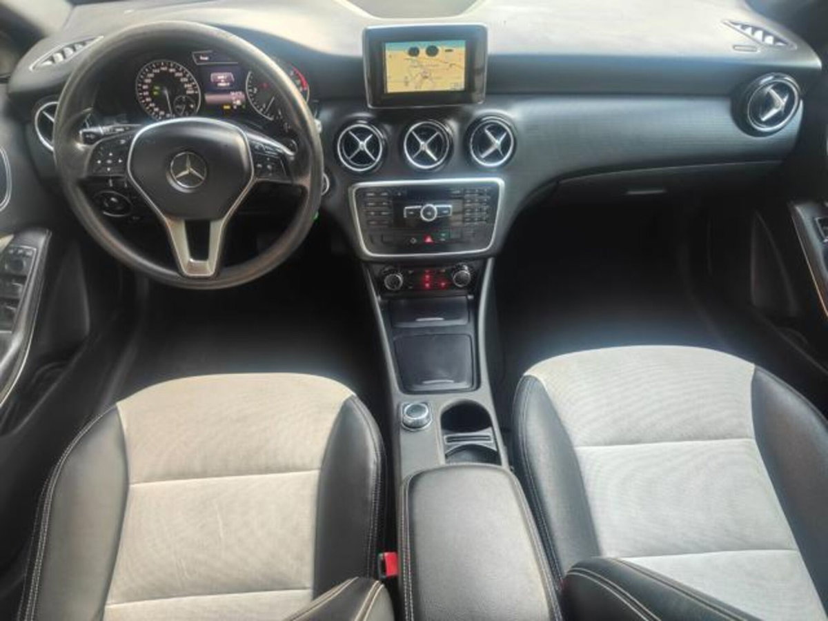Mercedes-Benz Classe A 180 CDI BlueEFFICIENCY Automatic Sport (17)