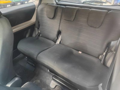 Toyota Yaris 1.0 3 porte (11)