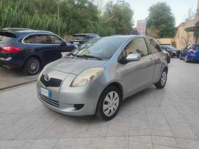 Toyota Yaris 1.0 3 porte (3)