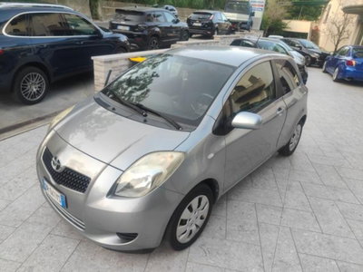 Toyota Yaris 1.0 3 porte (4)