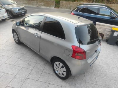 Toyota Yaris 1.0 3 porte (6)