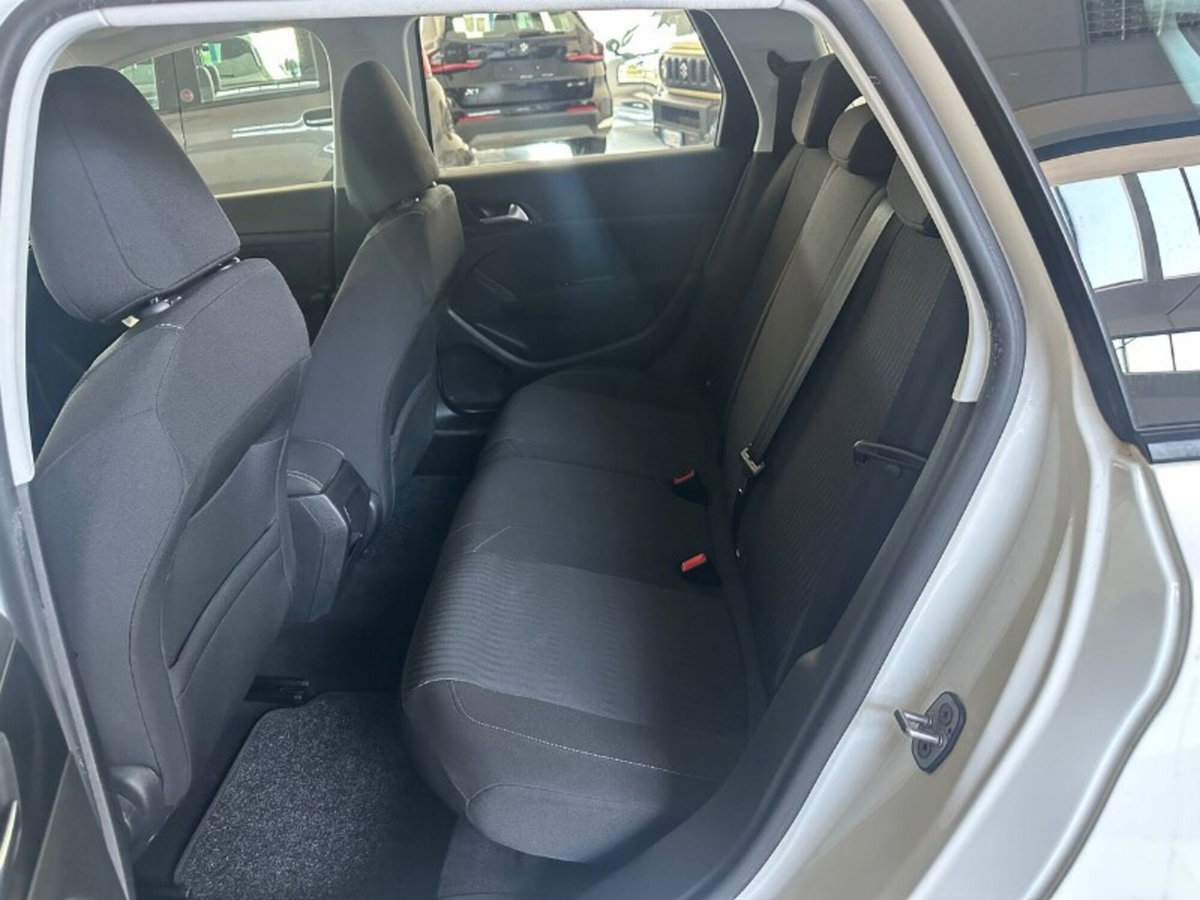 Peugeot 308 SW BlueHDi 120 S&S Active (12)