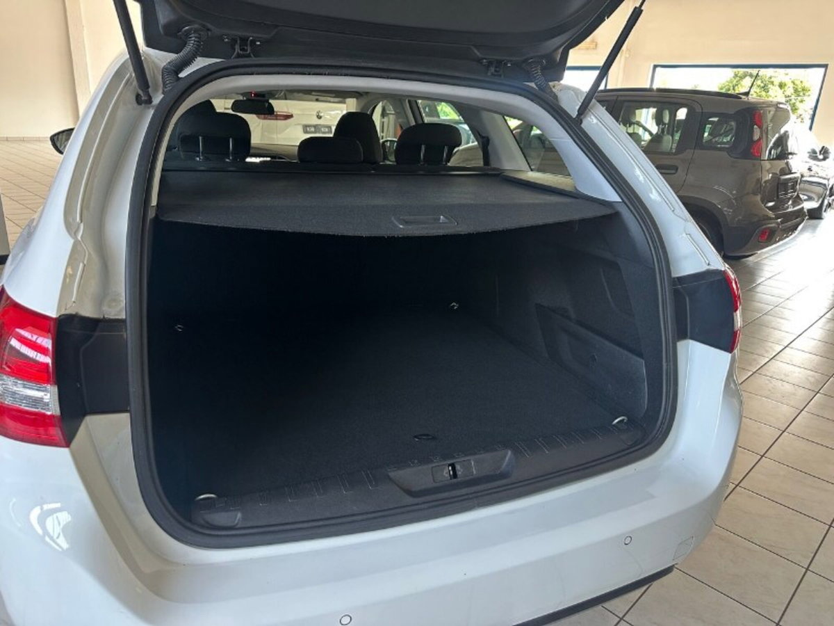 Peugeot 308 SW BlueHDi 120 S&S Active (14)